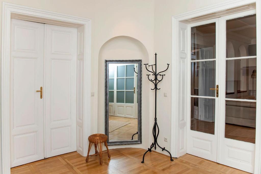 Velky Apartman Bratislava Eksteriør bilde