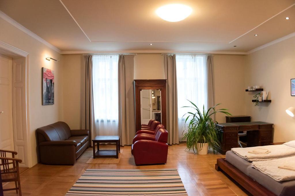 Velky Apartman Bratislava Eksteriør bilde